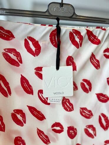 шолк: Двойка от Виколо Италия
Размер S подойдет и на М
Ткань Вискоза — 4
