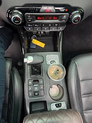 sprinter 2 7: Kia Sorento: 2019 г., 2.2 л, Кроссовер — 9