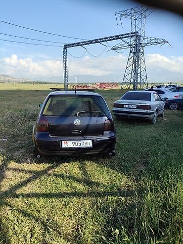 коврик: Volkswagen (салон)чистый ухоженный - Руль с чехлом синего цвета — 5