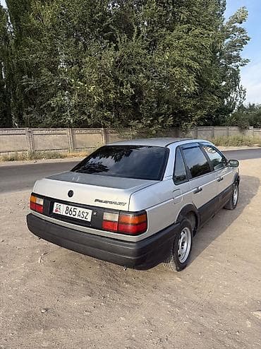 мото мини: Volkswagen Passat: 1990 г., 1.8 л, Механика, Бензин, Седан — 4