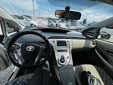 стояночный тормоз: Toyota Prius: 2014 г., 1.8 л, Вариатор, Гибрид, Лифтбек — 6