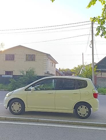 продаю авто хонда: Honda Fit: 2001 г., 1.3 л, Автомат, Бензин, Хэтчбэк — 3