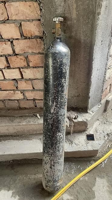 кислородный болоны: Промышленный газовый баллон, Наполнение: Кислород, Применение: Сварка и резка, Б/у — 3