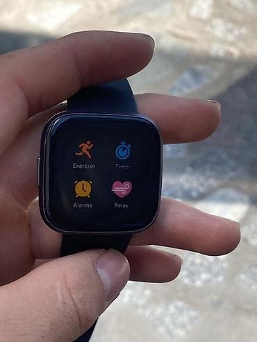 nokia 1202: Умные часы Fitbit (серия Versa) - Квадратный сенсорный экран с — 1