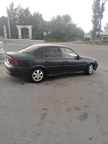 Транспорт: Opel Vectra: 2001 г., 1.6 л, Кол менен иштөөчү, Бензин, Седан — 3