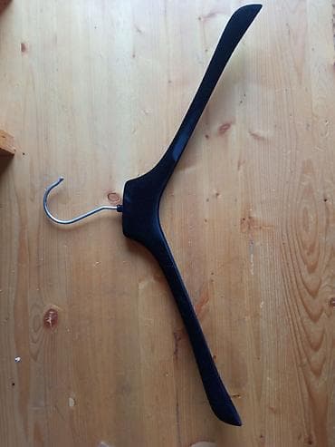 вещилка: Продаю вешалки, производство Италия( бархатные ). цена за штуку — 1