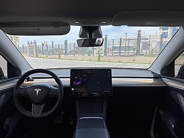Транспорт: Tesla Model Y: 2021 г., Электромобиль, Хэтчбэк — 3