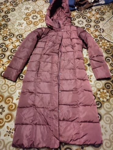 Киреге берилүүчү кийимдер: Женское пальтоеврозимадлинное ниже колена,почти новое — 1