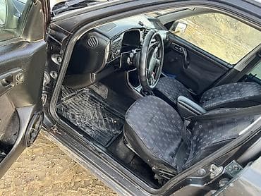 l7 pro: Volkswagen Golf: 1993 г., 1.8 л, Механика, Бензин, Хэтчбэк — 5