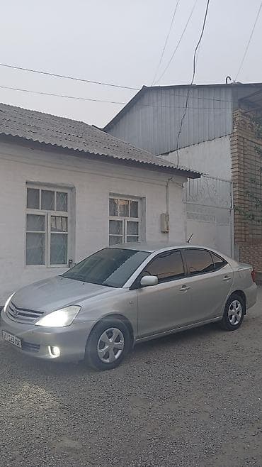 mitsubishi pojero: Седан серебристого цвета, 4 двери, тонированные стёкла по кругу — 3
