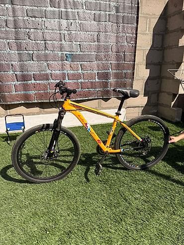 bid e2: - Лёгкая алюминиевая рама хардтейл, геометрия для кросс-кантри. Цвет — 1