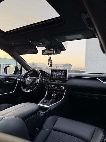 start: Toyota RAV4: 2019 г., 2.5 л, Автомат, Гибрид, Кроссовер — 10