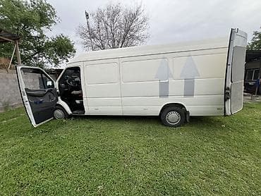 самый большой набор инструментов для авто: Легкий грузовик, Mercedes-Benz — 10