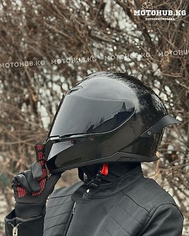 Спорттук формалар: С Огромной Скидкой Шлем чёрный глянцевый Особенности: - — 2