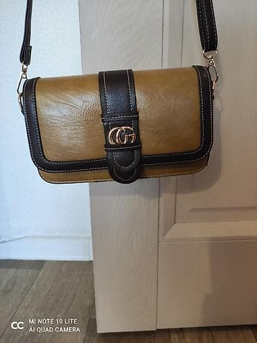 Сумочка новая, цвет горчичный, экокожа, размер 23х15х8 с одним