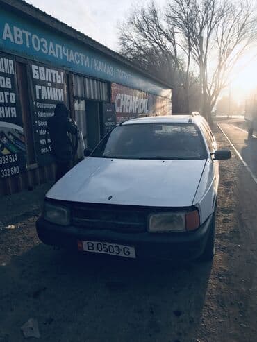 степ 2000: Продаётся универсал белого цвета. Кузов 5‑дверный, рейлинги на крыше — 8