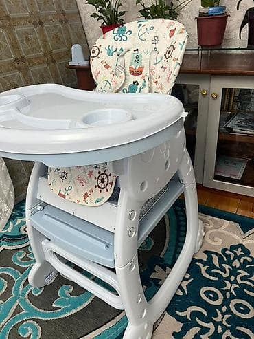 Стол жана отургуч комплекттери: Детский стульчик для кормления с большим съемным столиком. - — 2