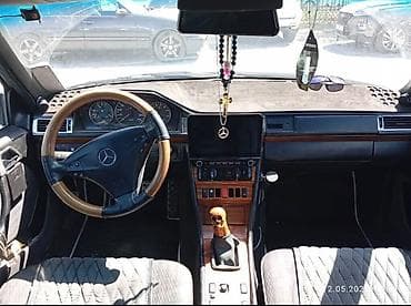 Mercedes-Benz W124: 1990 г., 2.3 л, Механика, Бензин, Седан — 7