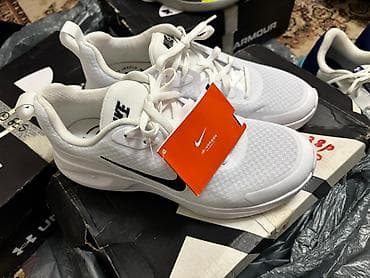 Личные вещи: Кроссовки Nike, белые - Легкий дышащий верх из сетчатого текстиля. - — 2