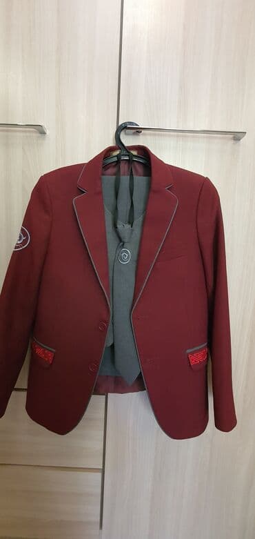 Форма на мальчика
размер 38 на рост 146