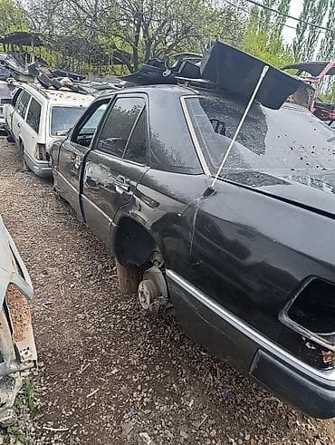 капот на бмв: Разбор на запчасти: Mercedes-Benz E‑Class W124 (седан, дорестайлинг) — 2