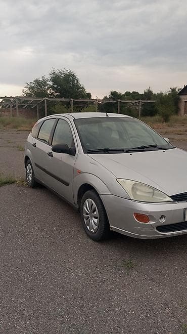 Ford Focus: 2002 г., 1.6 л, Кол менен иштөөчү, Бензин, Хетчбек — 2