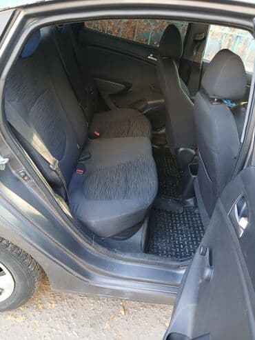 срочно продаю в связи с переездом: Hyundai Solaris: 2014 г., 1.6 л, Автомат, Бензин, Седан — 6