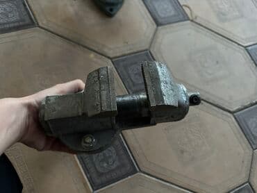 шфанер ссср: 4 штук Тиски СССР Две маленькие! По 4000 сом Один средний. 8000сом — 6