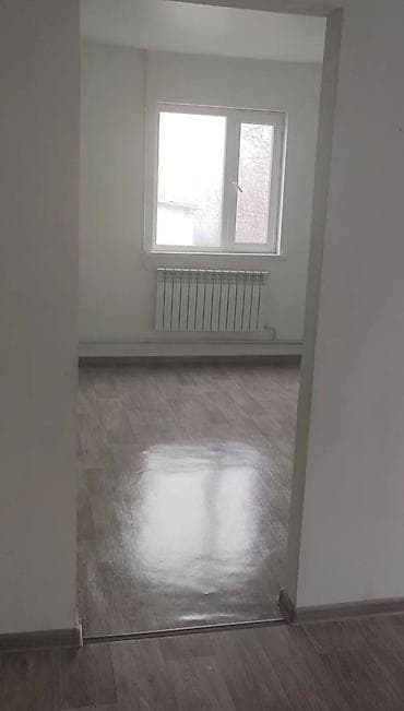 20 место: Ак-Тилек ж/м
2 комната общежитие 
этаж 2/2
без мебели
цена 18000
тел — 4