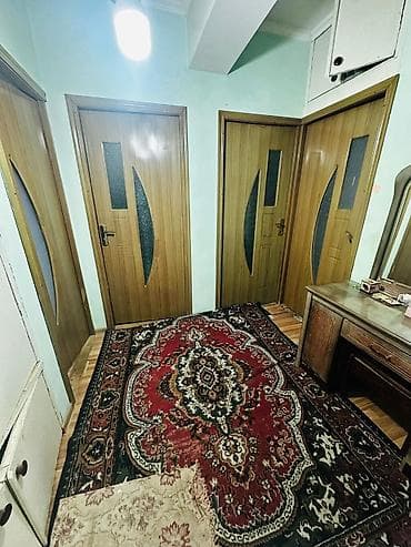 Кыймылсыз мүлк: Продается в центре города 3 комнатная квартира к этаже 77 серии. В — 4