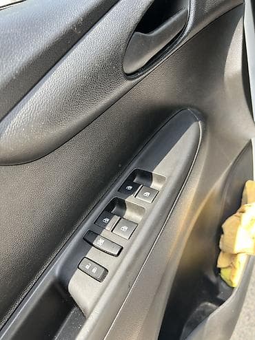 вас 07: Chevrolet Spark: 2018 г., 1 л, Вариатор, Бензин, Хэтчбэк — 8
