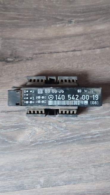 релье: Mercedes-Benz 1993 г., Б/у, Оригинал, Германия — 1