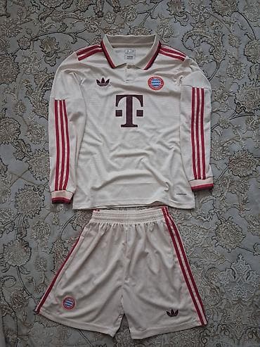 Футбольная форма Adidas x FC Bayern Munich (комплект) - Верх