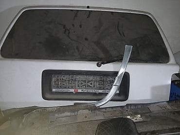 шкатулка на замке: Крышка багажника Jeep, 1996 г., Оригинал — 1