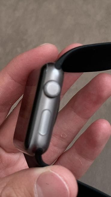 apple watch 11: Продаю Apple Watch 3 серия 42 ММ На экране есть пятно но работает без — 3