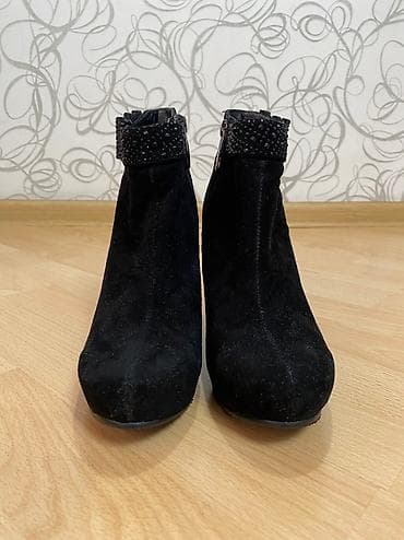 молодежная одежда бишкек: Ботинки, 39, Maria Moro, Новый, цвет - Черный, Самовывоз, Платная доставка — 7