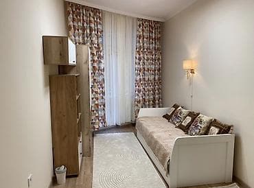 central park: 4 комнаты, Риэлтор, С мебелью полностью — 1