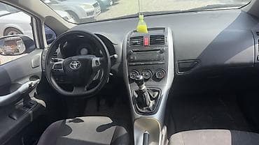даево матиз 1: Toyota Auris: 2010 г., 1.4 л, Кол менен иштөөчү, Дизель, Хетчбек — 5