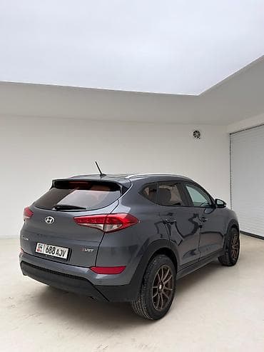 b class: Hyundai Tucson: 2015 г., 1.6 л, Робот, Дизель, Кроссовер — 2