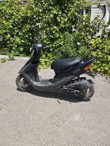 хонда истеп 1: Скутер түрү Honda, 50 куб. см, Бензин — 3