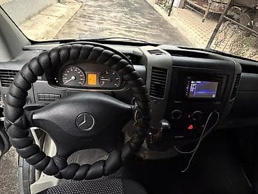Транспорт: Mercedes-Benz Sprinter (средний база, высокий кузов), темно‑серый. 3 — 5