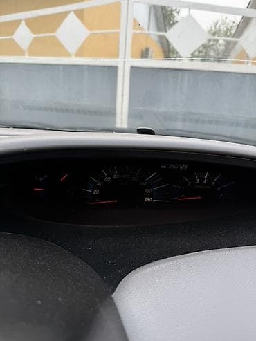 bmw e6: Toyota Estima: 2001 г., 2.4 л, Автомат, Газ, Минивэн — 10