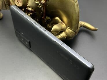 телефон раскладной: Poco F4 GT, Б/у, 256 ГБ, цвет - Серебристый, 2 SIM — 4