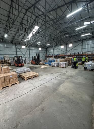 сдаю дом времянку аламедин: Сдаётся помещение под склад 255 кв метров, высота 5 метров Санузел — 2