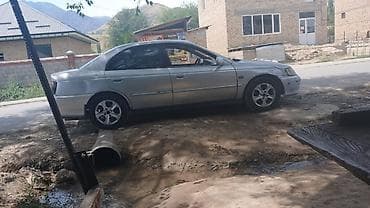 кона автомобиль: Honda Accord: 1998 г., 1.8 л, Седан — 5