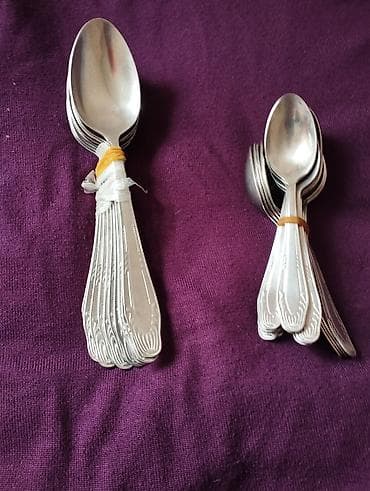 Ложки: Набор столовых ложек и чайных ложек из нержавеющей стали. - — 1