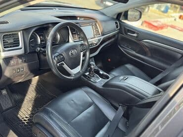 срочно продаю в связи с переездом: Toyota Highlander: 2019 г., 3.5 л, Вариатор, Гибрид, Кроссовер — 13