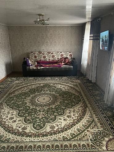 Үйлөр: 🏡 Продаётся уютный частный дом на большом участке — отличное место для — 3