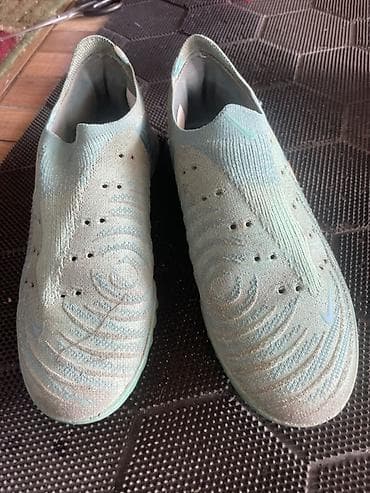 ботцы: Футбольные сороконожки без шнурков Nike Phantom GX б\у 
36 размер — 2
