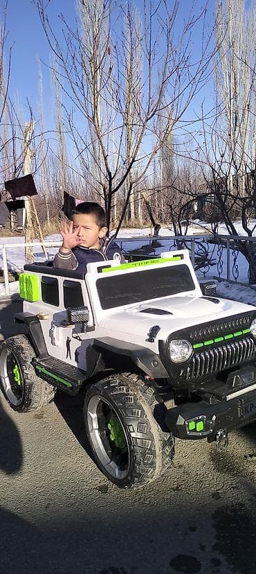 Детский мир: Детский электрокар, Б/у — 1